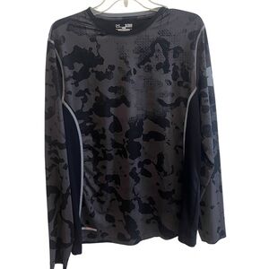 Under Armour Men's Black and Gray Camo Long Sleeve Shirt (XL) fitted shirt